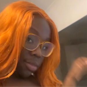 Meet your Posher, Ikia